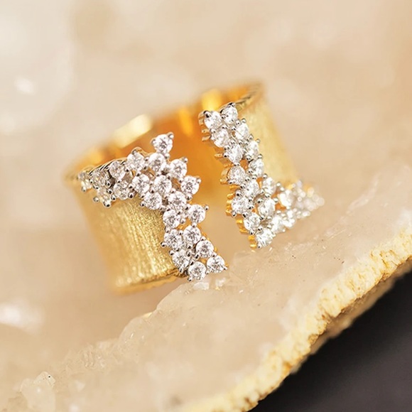 Textured Zircon Ring - Picture 6 of 13